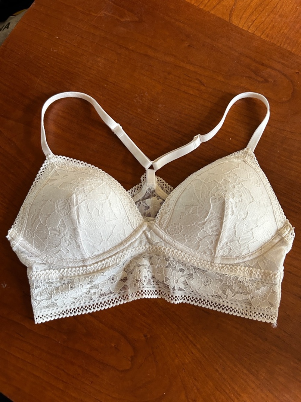 Victoria’s Secret Lace Padded Cream  Bralette Size Small